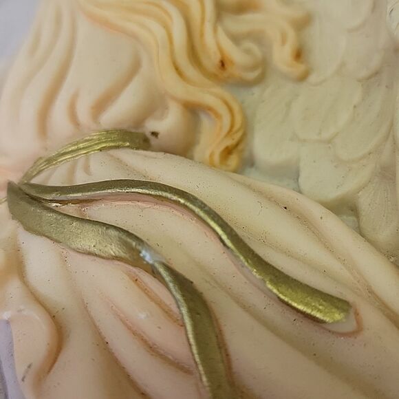 Seraphim Collection Angel Gwyndolyn Heavens Triumph 8" Plate and ornament - Picture 6 of 10